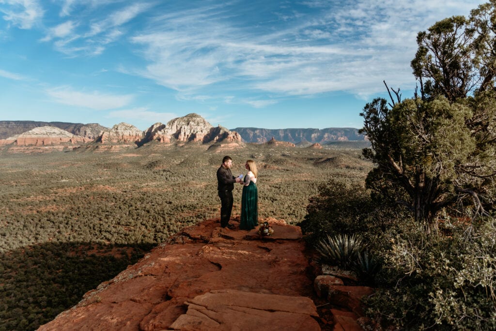 Couple saying their vows during their Sedona elopement